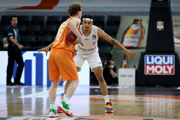 仅让无数球 仅让无数球