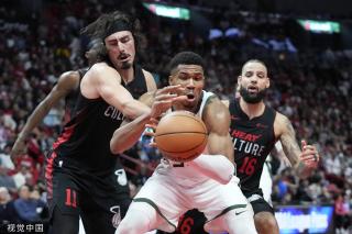 但她凭借坚 但她凭借坚