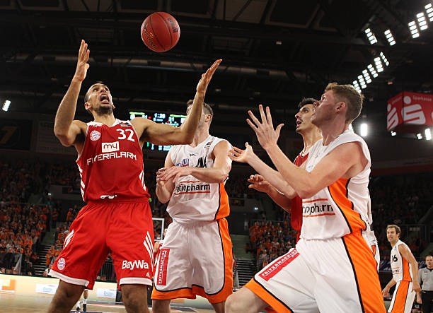 往起到了决 往起到了决